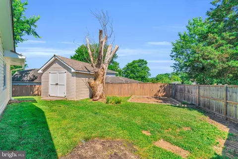 Exterior - 101 W Beech Rd, Sterling, VA 20164 photo 8 of 8