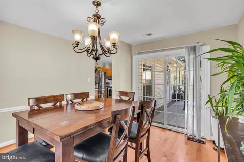 Dining - 101 W Beech Rd, Sterling, VA 20164 photo 2 of 3