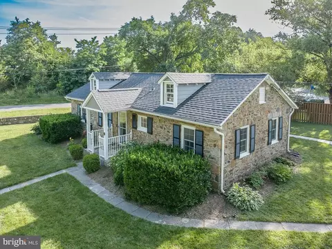 102 Phillips Ct NW, Leesburg, VA 20176