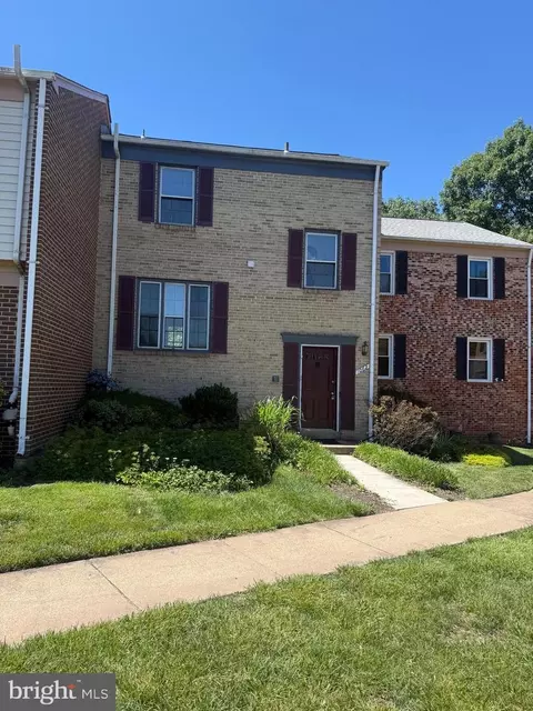 1062 Tottenham Ct, Sterling, VA 20164