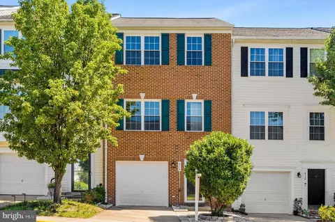 414 Ginkgo Ter NE, Leesburg, VA 20176