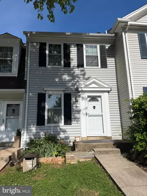 5 Alden Ct, Sterling, VA 20165