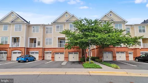 43031 Foxtrail Woods Ter #106, Ashburn, VA 20148
