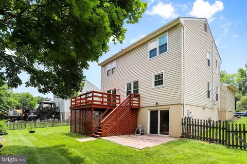 Exterior - 124 Environs Rd, Sterling, VA 20165 photo 8 of 10