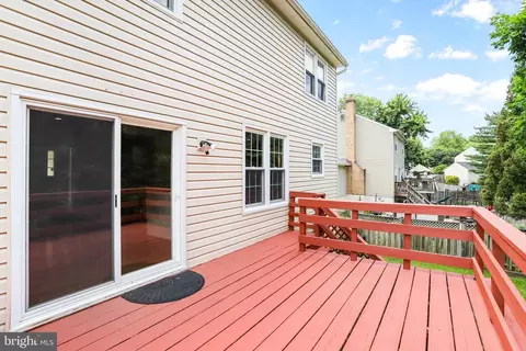Exterior - 124 Environs Rd, Sterling, VA 20165 photo 6 of 10