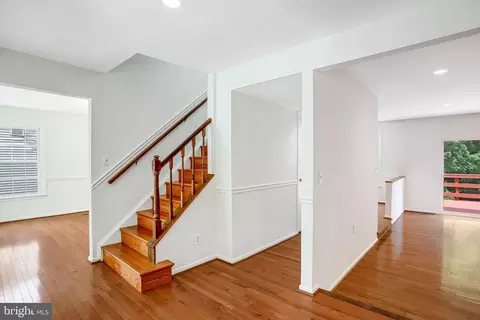 Entry Way - 124 Environs Rd, Sterling, VA 20165 photo 6 of 8