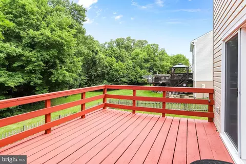 Exterior - 124 Environs Rd, Sterling, VA 20165 photo 5 of 10