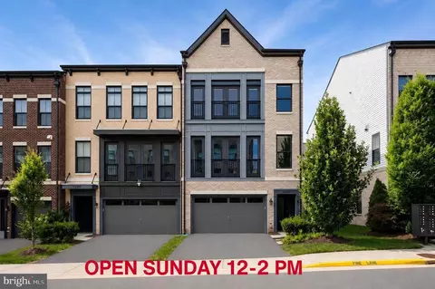42297 Crawford Ter, Brambleton, VA 20148