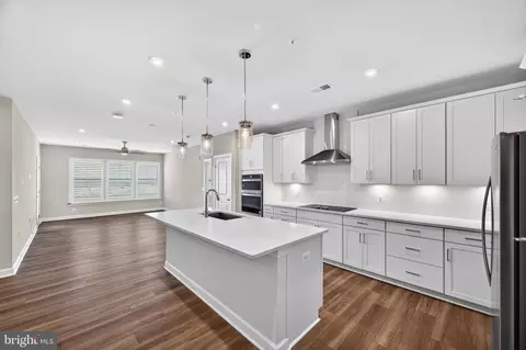 21630 Hawksbill High Cir #405, Sterling, VA 20164