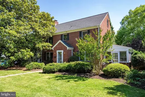 241 Edwards Ferry Rd NE, Leesburg, VA 20176