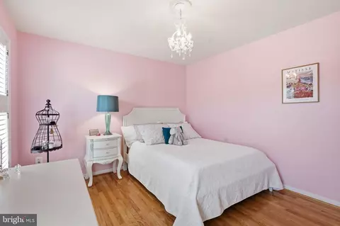 Bedroom - 21495 Tithables Cir, Broadlands, VA 20148 photo 2 of 14