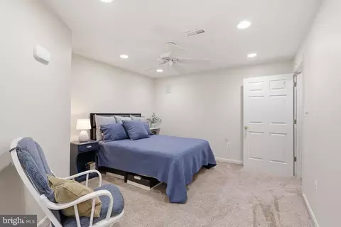 Bedroom - 21495 Tithables Cir, Broadlands, VA 20148 photo 9 of 14