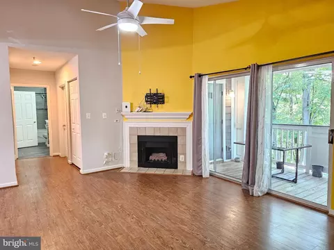 20322 Beechwood Ter #301, Ashburn, VA 20147