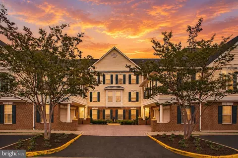 25320 Lake Mist Sq #103, Chantilly, VA 20152