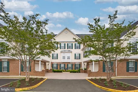 25320 Lake Mist Sq #103, Chantilly, VA 20152