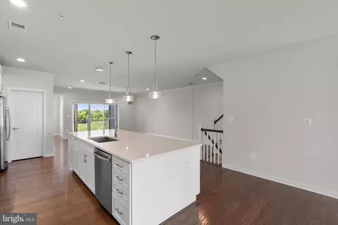 Kitchen - 23575 Waterford Downs Ter, Ashburn, VA 20148 photo 1 of 2