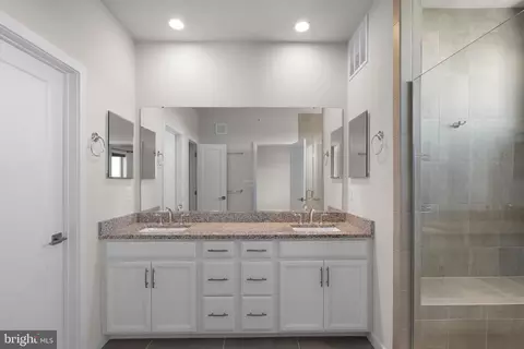 Entry Way - 23575 Waterford Downs Ter, Ashburn, VA 20148 photo 10 of 11