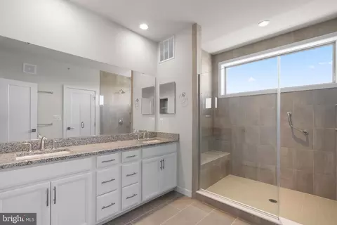Entry Way - 23575 Waterford Downs Ter, Ashburn, VA 20148 photo 9 of 11