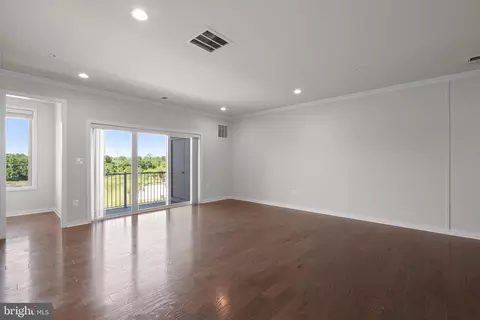 Living - 23575 Waterford Downs Ter, Ashburn, VA 20148 photo 2 of 3
