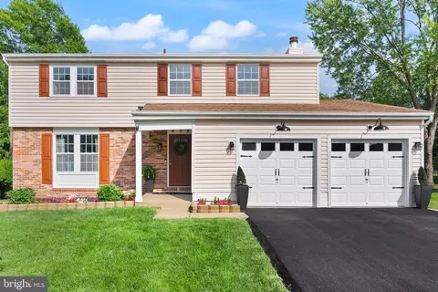 408 Cherry Ln NE, Leesburg, VA 20176