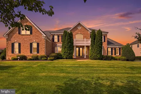 43154 Meadow Grove Dr, Ashburn, VA 20147