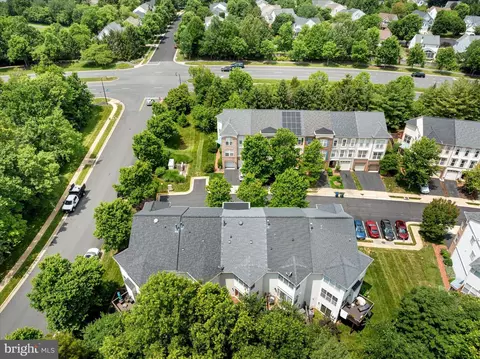 View/Area - 21436 Falling Rock Ter, Broadlands, VA 20148 photo 6 of 14