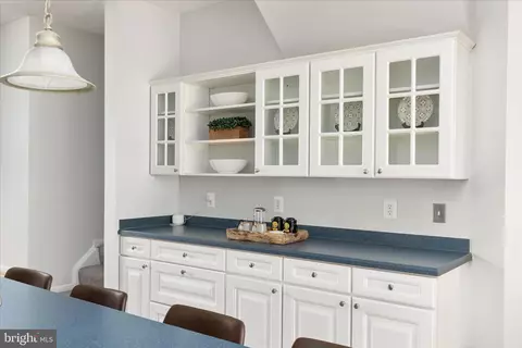 Kitchen - 21436 Falling Rock Ter, Broadlands, VA 20148 photo 2 of 4