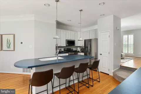Kitchen - 21436 Falling Rock Ter, Broadlands, VA 20148 photo 1 of 4