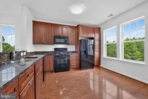 Kitchen - 20580 Hope Spring Ter #204, Ashburn, VA 20147 photo 3 of 4