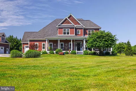 16081 Purcellville Rd, Hillsboro, VA 20132