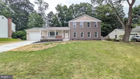 1216 Bradfield Dr SW, Leesburg, VA 20175