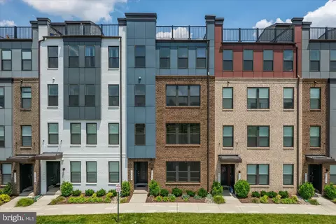 20316 Newfoundland Sq, Ashburn, VA 20147