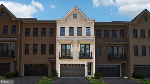 42200 Shining Star Sq #HOME 4533, Ashburn, VA 20148