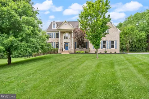 39716 Golden Springs Ct, Hamilton, VA 20158
