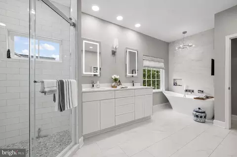 Bath - 42719 Explorer Dr, Brambleton, VA 20148 photo 2 of 5