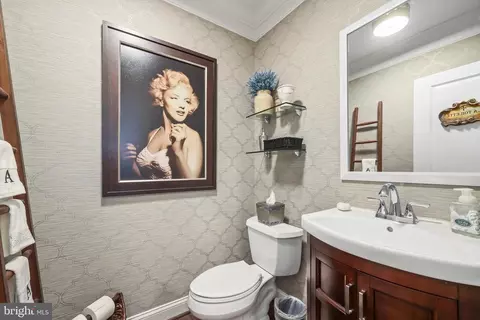 Bath - 42719 Explorer Dr, Brambleton, VA 20148 photo 1 of 5