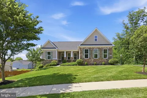 26867 Barnsley Pl, Chantilly, VA 20152