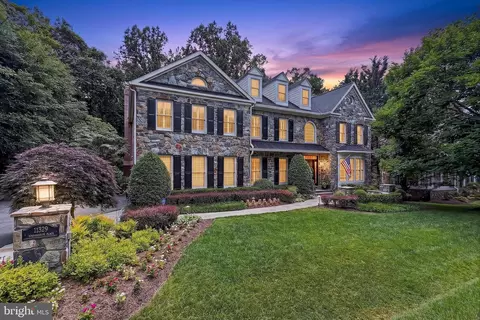 11329 Stonehouse Pl, Sterling, VA 20165