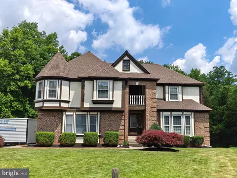 14 Stafford Ct, Sterling, VA 20165