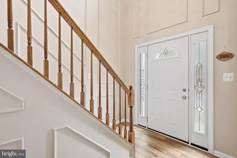 Entry Way - 20363 Flushing Meadows Ct, Ashburn, VA 20147 photo 2 of 8