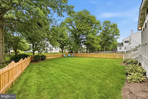 Exterior - 20363 Flushing Meadows Ct, Ashburn, VA 20147 photo 7 of 9