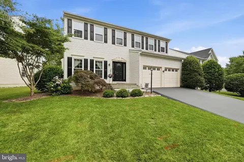 Exterior - 20363 Flushing Meadows Ct, Ashburn, VA 20147 photo 4 of 9