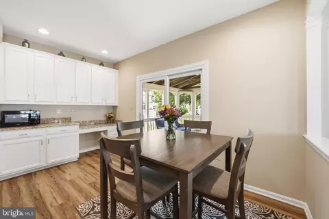 Entry Way - 20363 Flushing Meadows Ct, Ashburn, VA 20147 photo 6 of 8