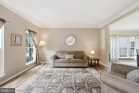 Living - 20363 Flushing Meadows Ct, Ashburn, VA 20147 photo 2 of 2