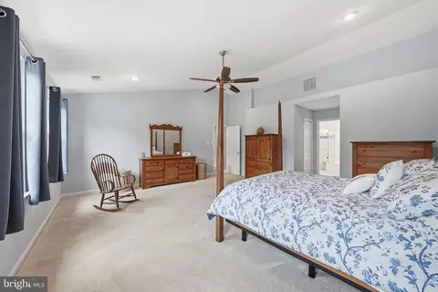 Bedroom - 20363 Flushing Meadows Ct, Ashburn, VA 20147 photo 2 of 6