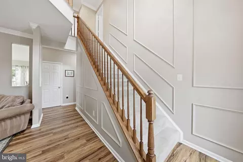 Entry Way - 20363 Flushing Meadows Ct, Ashburn, VA 20147 photo 3 of 8