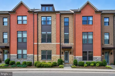 44714 Ellsworth Ter, Ashburn, VA 20147