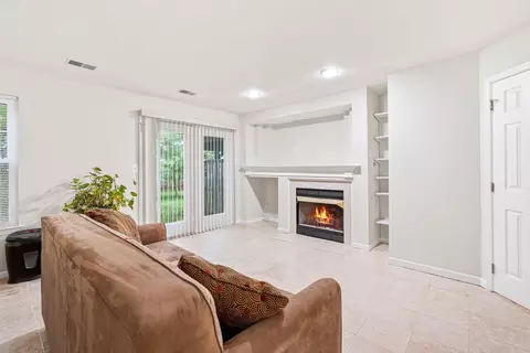 Living - 43533 Laidlow St, Chantilly, VA 20152 photo 1 of 6