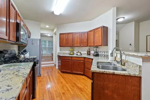 Kitchen - 43533 Laidlow St, Chantilly, VA 20152 photo 1 of 3