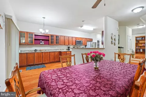 Dining - 43533 Laidlow St, Chantilly, VA 20152 photo 3 of 4